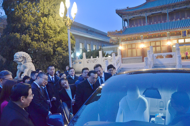 2李克强会见美国特斯拉公司首席执行官马斯克并表示可以向其发放“中国绿卡”