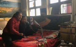 脑瘫变网红：一个被快手改变的农村家庭