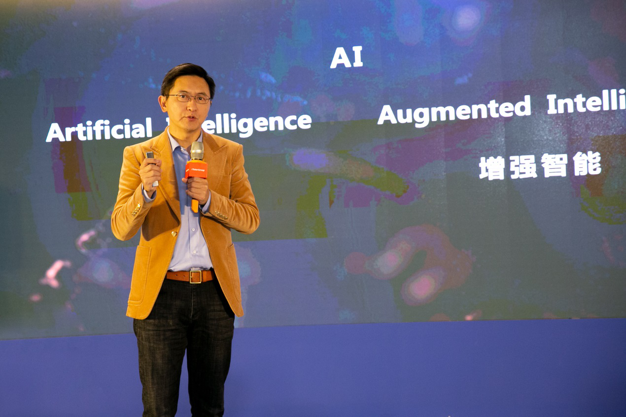 2iTutorGroup创始人杨正大：教育的本质是唤醒好奇心