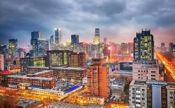 聪明人开始卖房子了？降价半年了还没卖出去……