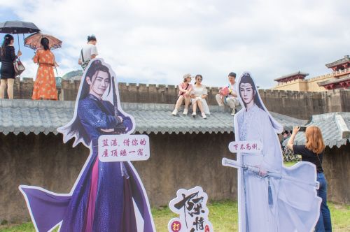横店过大年，打卡《陈情令》、《庆余年》拍摄地，与明星面对面