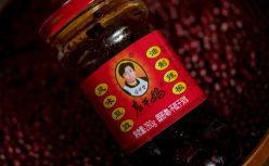 七十高龄再回一线挽败局，老干妈就是再老都得干的妈？