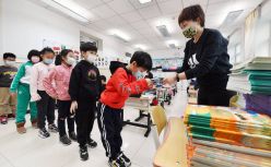 北京严肃整顿校外培训机构违规行为；专家建议茅台国外售价卖国内2倍；特斯拉回应海南碰撞事故称刹车系统合格；小米禁令被美国法院驳回