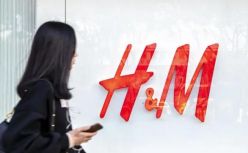 【黑马早报】H&M碰瓷新疆棉花遭多家电商下架 央视点评；辛巴单膝下跪高调复出；中概股普跌 腾讯音乐大跌 27%；马化腾回应反垄断...