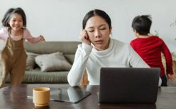 学区房走进历史，校外培训偃旗息鼓，鸡娃的家长们懵了