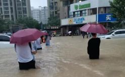 我在郑州亲历暴雨：回不去家、酒店爆满，还好有逆行的你