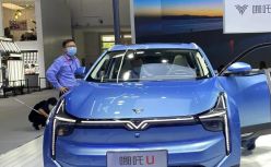 “5分钟出圈”的哪吒汽车：半个公关团队被深夜开除，车企营销底线在哪？