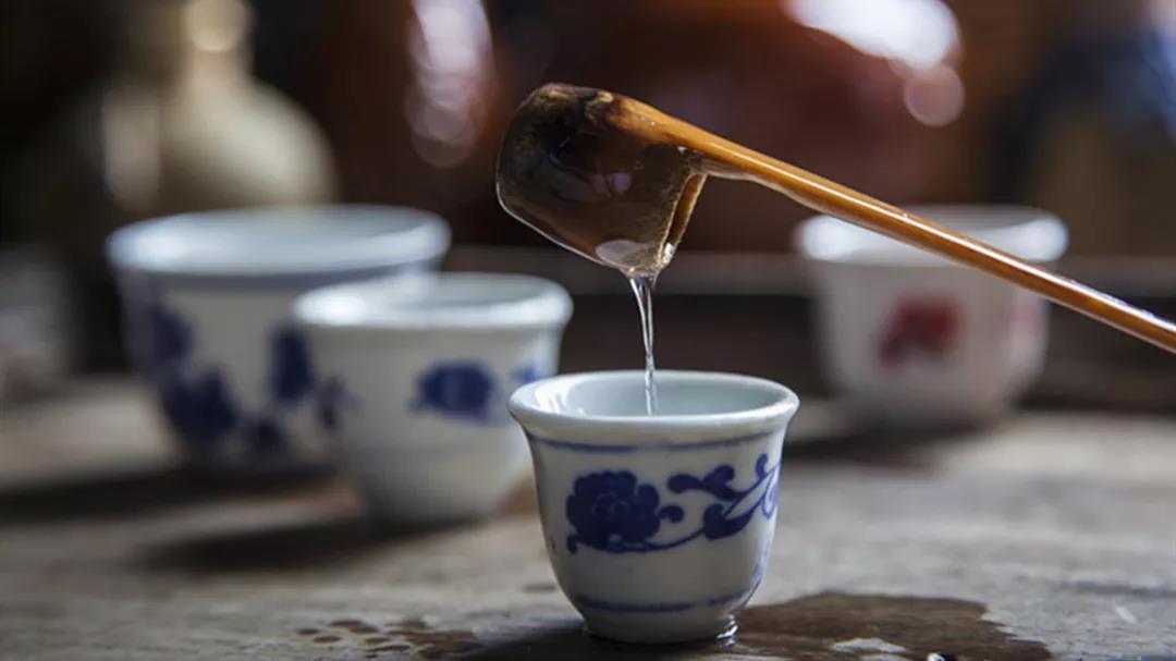 2资本开始“逃离”白酒圈
