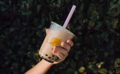喜茶变身“金主爸爸”