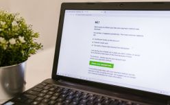 【黑马早报】张同学拒绝2000万签约；吉利洽购魅族属实；北京风险区人员原则上不出京；人民币成全球第四大活跃货币...