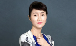 重庆妹子掌舵，她要带乡村基去IPO了