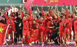 【黑马早报】足协或重奖中国女足超1000万元；华为将分红350亿元；春节档新片总票房破60亿；瑞幸已履行12亿民事罚款... 