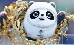冰墩墩，冰墩墩，中国墩完外国墩
