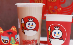 咖啡、冰淇淋、便利店，蜜雪冰城的“消费宇宙”能做成吗？