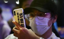中国1/3上市公司，干不过卖手机壳的：「小玩意」如何成就千亿大生意？