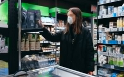 出逃与进军，临期食品的「双面江湖」