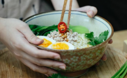 杨国福麻辣烫赴港上市获批，食安问题何解？