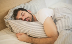 睡不好的年轻人，熬出千亿睡眠经济
