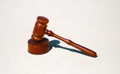AI独角兽CEO被告上法庭了