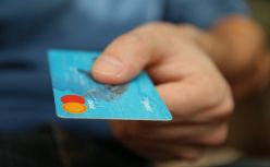 硅谷银行2.0来了？刚接盘不到一年，这家美国银行也暴雷了