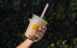 一天卖出2万元，返乡打工人养肥县城奶茶店