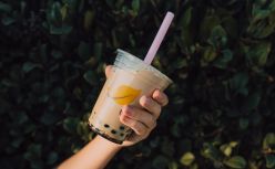 顶级美元VC在港交所排队“喝奶茶”