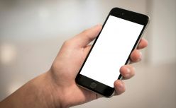 AI折叠屏，差生报团取暖