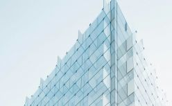 变卖LV、放下鸡娃，大厂人只为提前还贷