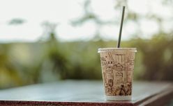 上半年预亏超4亿，放开加盟的奈雪的茶依旧“尴尬”