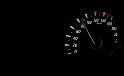 全球汽车“致敬”简史：谁扶摇而上，谁隐入尘烟？