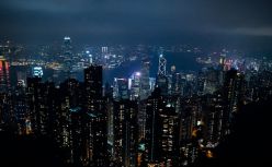 这个周末沈南鹏陪黄仁勋，去香港吃大排档，人均236元