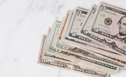 青岛富豪张文中又收获一个IPO
