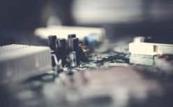 半导体大佬赵立新，财富三年缩水175.7亿