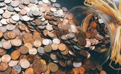 一位70后，执掌1800亿