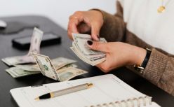 成都中专生，干出3500亿