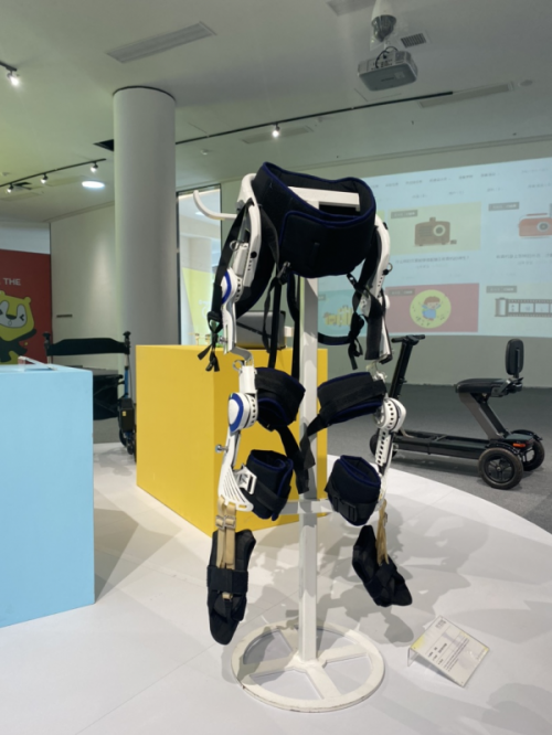 新松医疗的无动力助力外骨骼